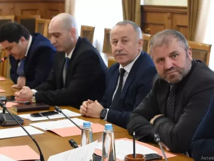 Трудовая династия нефтяников прирастёт аудитом? Депутатов дагестанского парламента торопят с утверждением аудиторов Счётной палаты РД