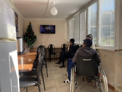 Депутат Госдумы Артем Бичаев передал медикаменты в помощь «Дому-интернату для престарелых и инвалидов» в Дагестане