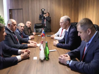 Абдулмуслим Абдулмуслимов встретился с губернатором Херсонской области Владимиром Сальдо