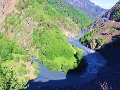 Рабочая поездка Арсена Гаджиева по Дагестану: решение проблем в энергетике
