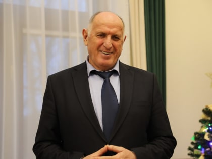 Абдулмуслим Абдулмуслимов поздравил жителей Дагестана с Новым годом