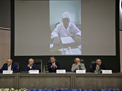 В ДГМУ прошла научно-практическая конференция «Инновации в педагогике и хирургии», посвящённая юбилею кафедры общей хирургии