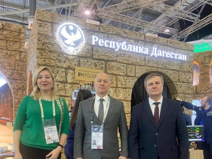 Замглавы Минздрава РФ прошел профилактическое обследование на стенде Дагестана выставки «Россия»
