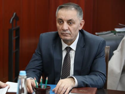 Наличие запасов лекарств в аптечных сетях обсудили в Правительстве Дагестана