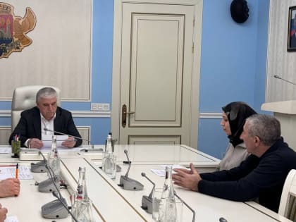 Глава Махачкалы Юсуп Умавов провел личный приём граждан