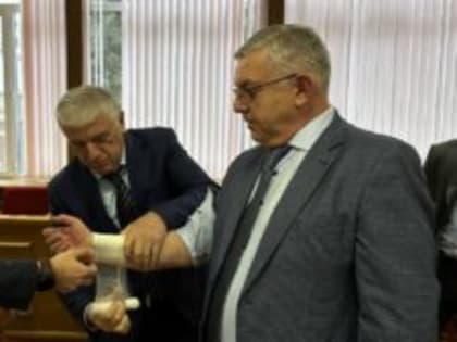 Глава Махачкалы Юсуп Умавов обучился оказанию первой помощи
