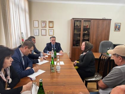 Вице-премьер Дагестана Абдурахман Махмудов провел прием граждан в Избербаше