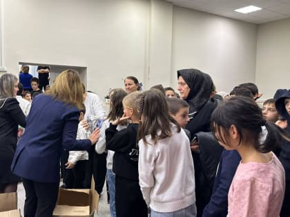 Нотариальная Палата Республики Дагестан поздравила воспитанников школы-интерната №5 в Махачкале с наступающим Новым годом.