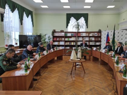 В Майкопе прошел круглый стол «КАВКАЗ БЕЗ ТЕРРОРА», посвященный 25-й годовщине разгрома бандформирований в Дагестане