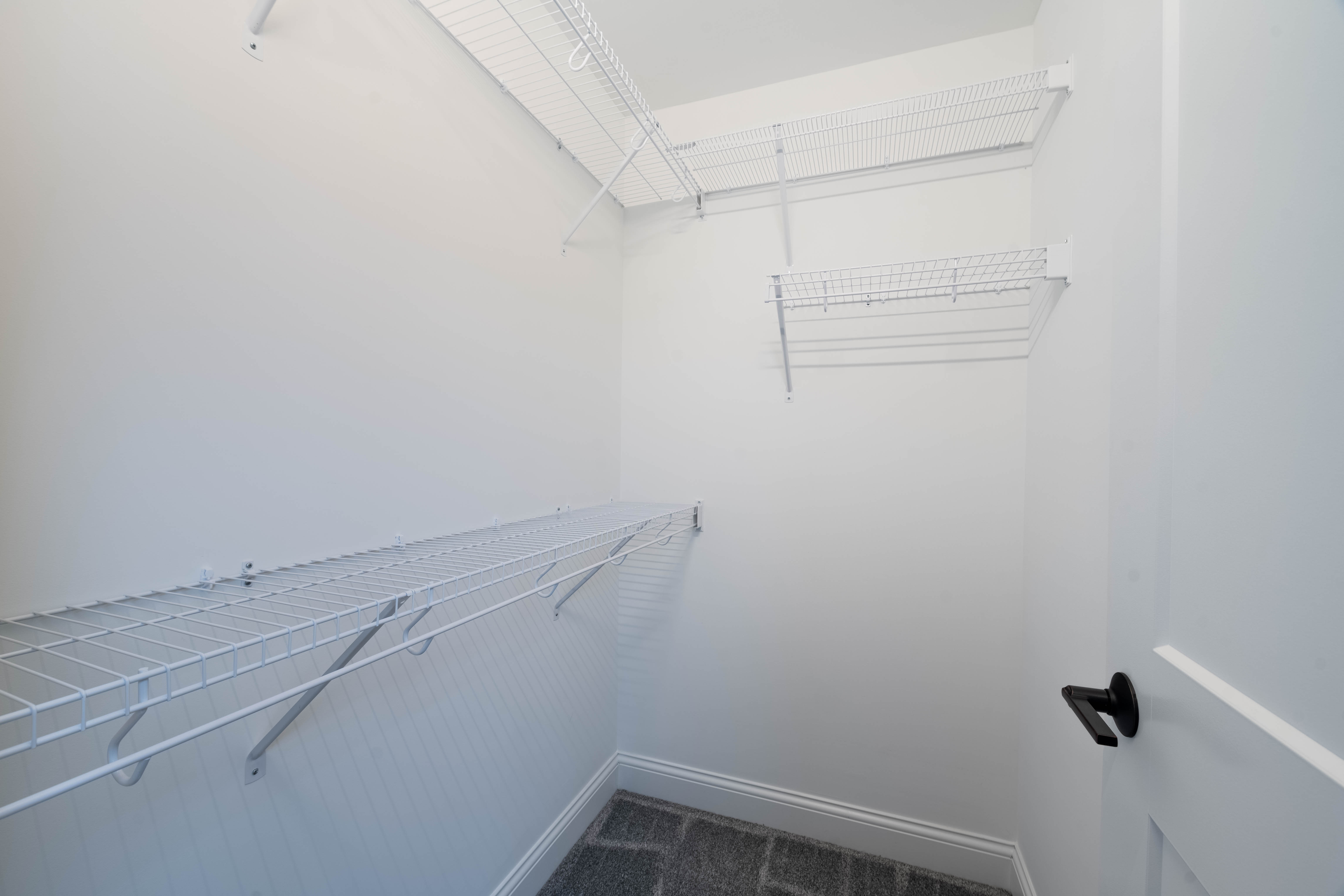 Tile surround and fixtures in Alice master bath