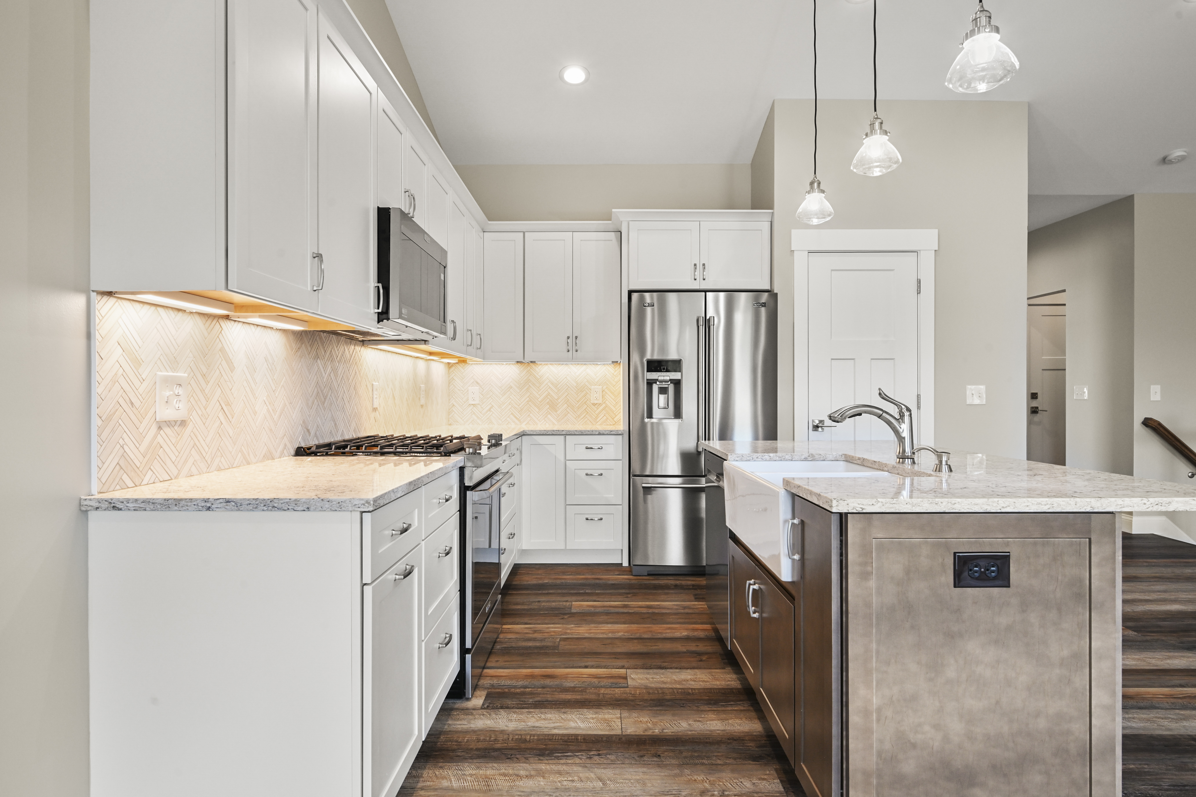 Custom crown molding and millwork detail