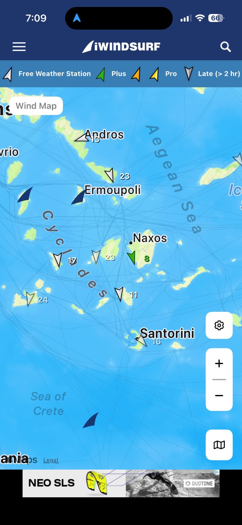 Wind map of the Aegean Sea showing weather stations and wind conditions across Greek islands including Andros, Naxos, and Santorini.