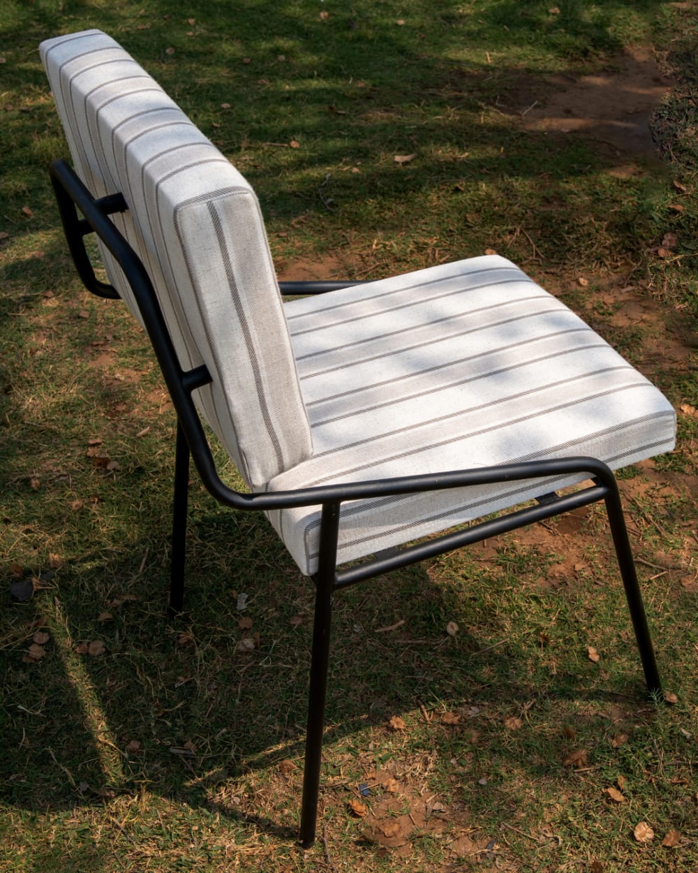 Contemporary Striped Metal Frame Dining Chair — Dining chair by SAAG