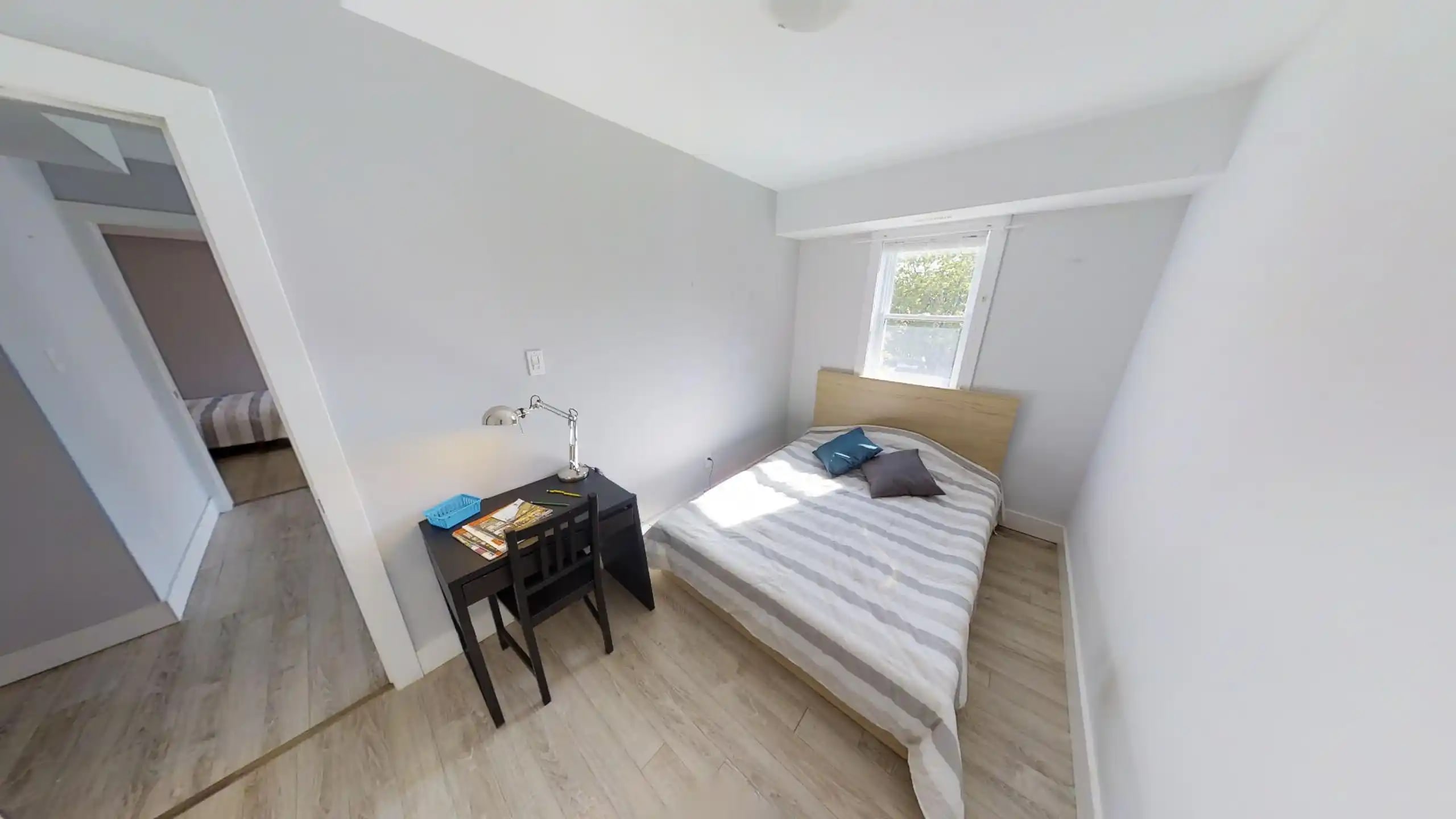 Room 1B thumbnail 2