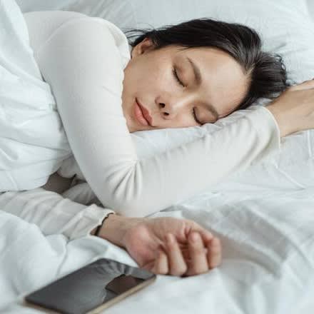 Menggaruk Kepala Sepanjang Malam? 12 Tips untuk Tidur Nyenyak Tanpa Gatal!