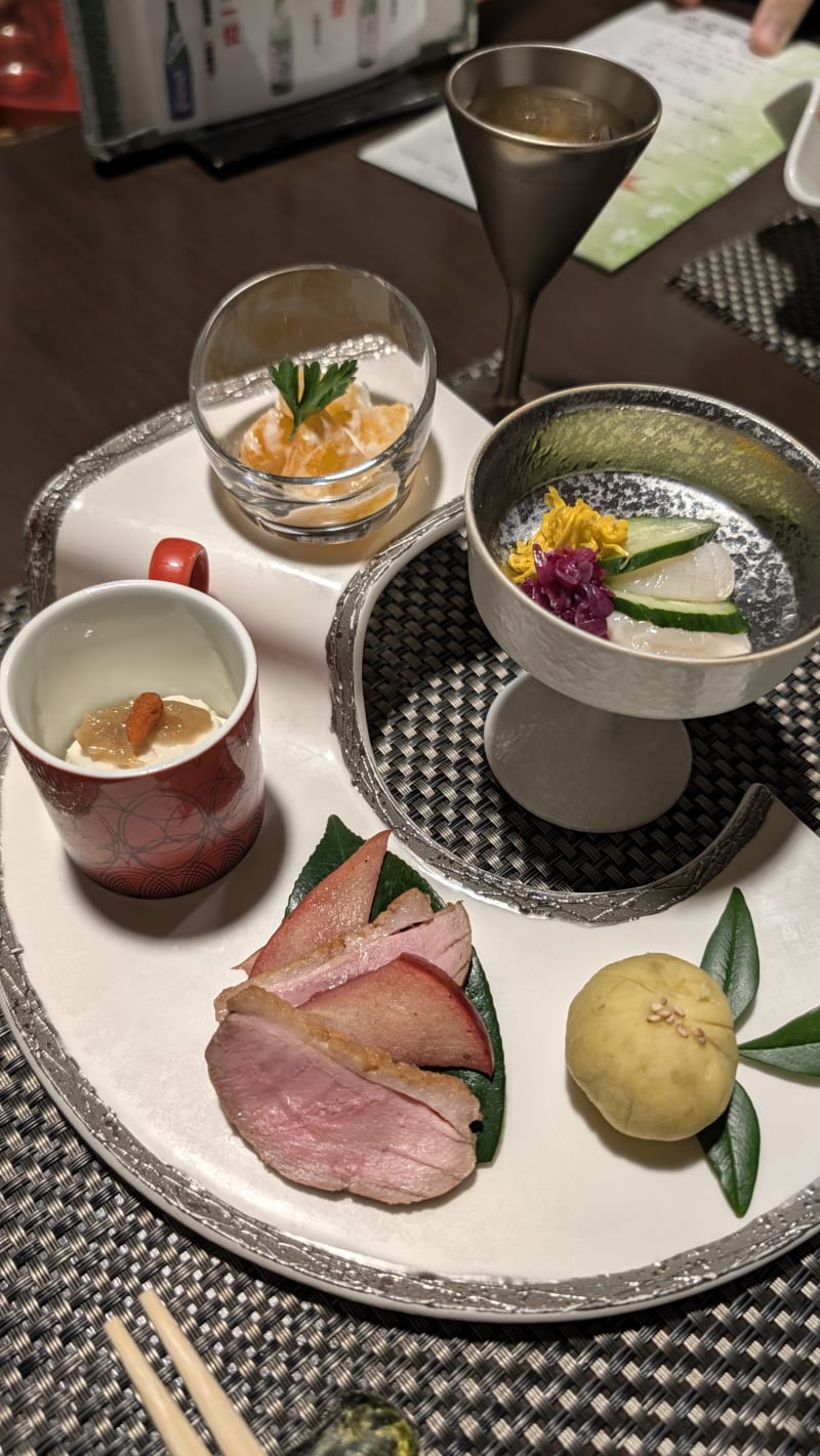 前菜パレット，五道小料理與梅酒