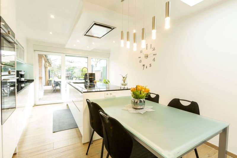 Maison lumineuse avec 5 chambres à Petange et son grand jardin — photo 3