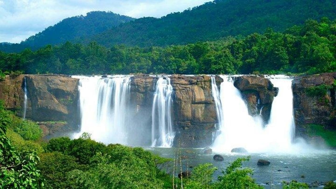 4-Day Kerala Cab Tour: Guruvayur, Athirappilly & Alleppey