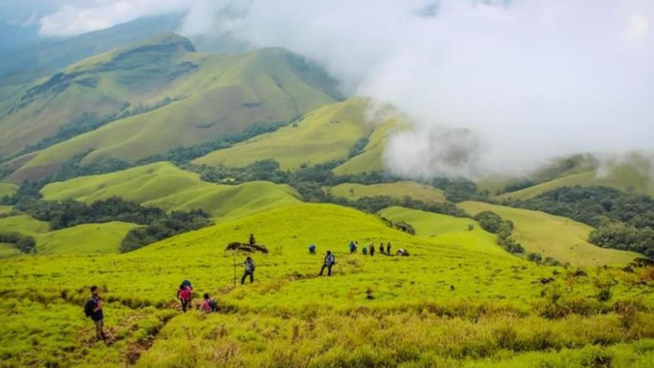 4-Day Chikmagalur Cab Tour: Mullayanagiri & Kemmangundi