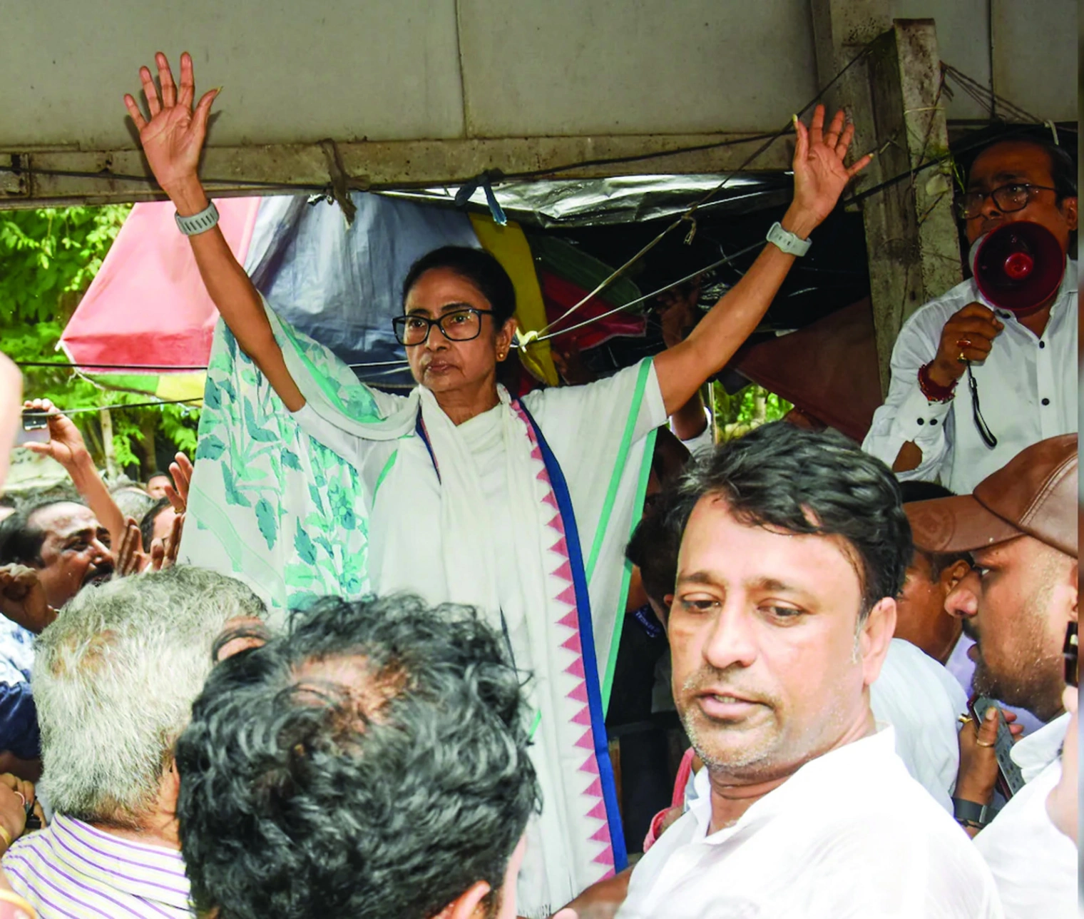 ममता की TMC टूटी, 58 विधायकों ने अलग गुट बनाया:ऋतब्रत बनर्जी को विधायक दल का नेता चुना, स्पीकर ने मंजूरी भी दी