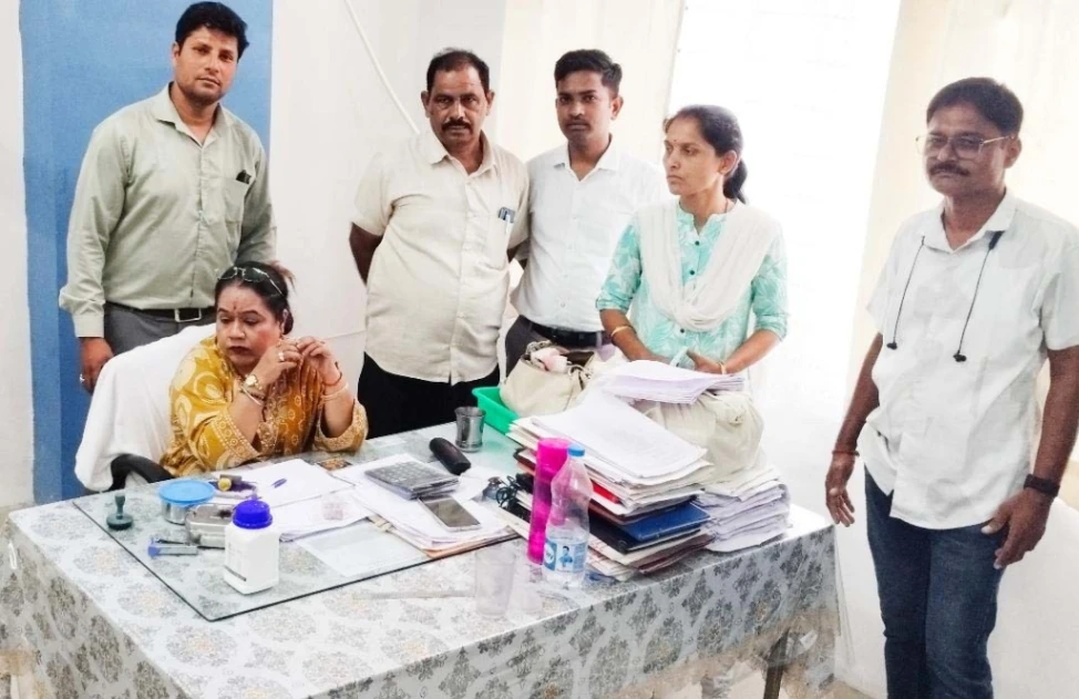 'एसी ठीक हो गया' सुनते ही लोकायुक्त की टीम ने किया महिला एकाउन्टेंट को ट्रेप