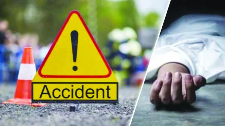 तेज रफ्तार कार ने बाइक को मारी टक्कर, 5 लोग गंभीर घायल