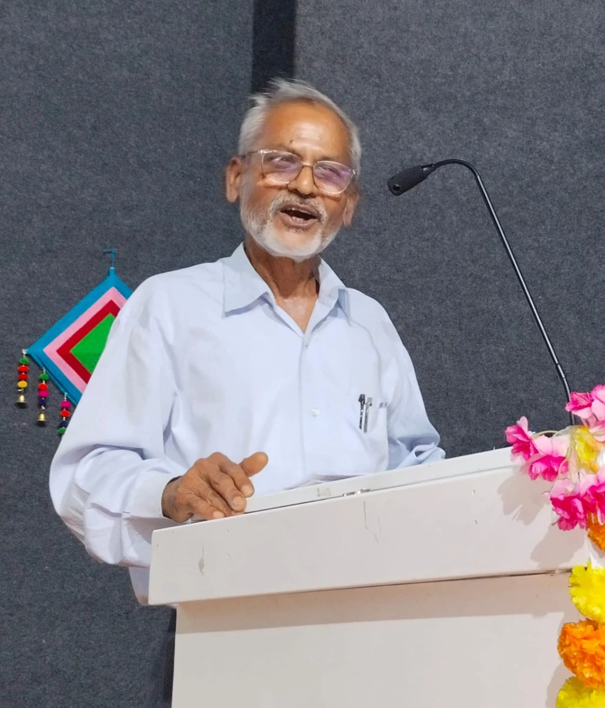 विवि: विदाई पर भी नहीं बदले प्रो. मिश्र के तेवर, पूर्व कुलपति के फैसले की उड़ाई धज्जियां