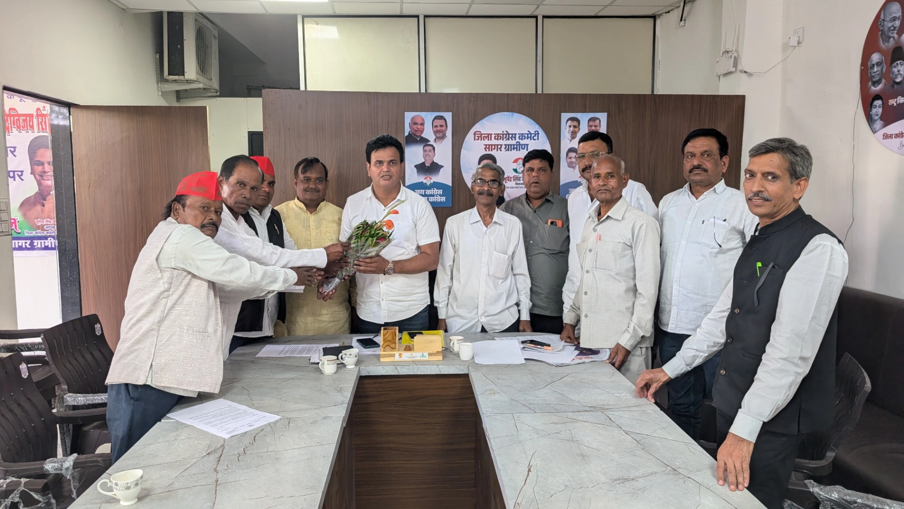 सागर में INDIA गठबंधन की जिला स्तरीय बैठक संपन्न, 'वोट बचाओ-देश बचाओ' रैली निकालने का ऐलान