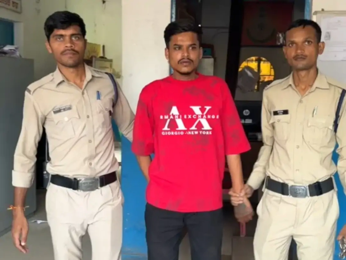 सतना: गरबा प्रैक्टिस से लौट रही युवती से सरेराह छेड़छाड़, शादी का दबाव बनाकर तोड़ा मोबाइल; आरोपी गिरफ्तार