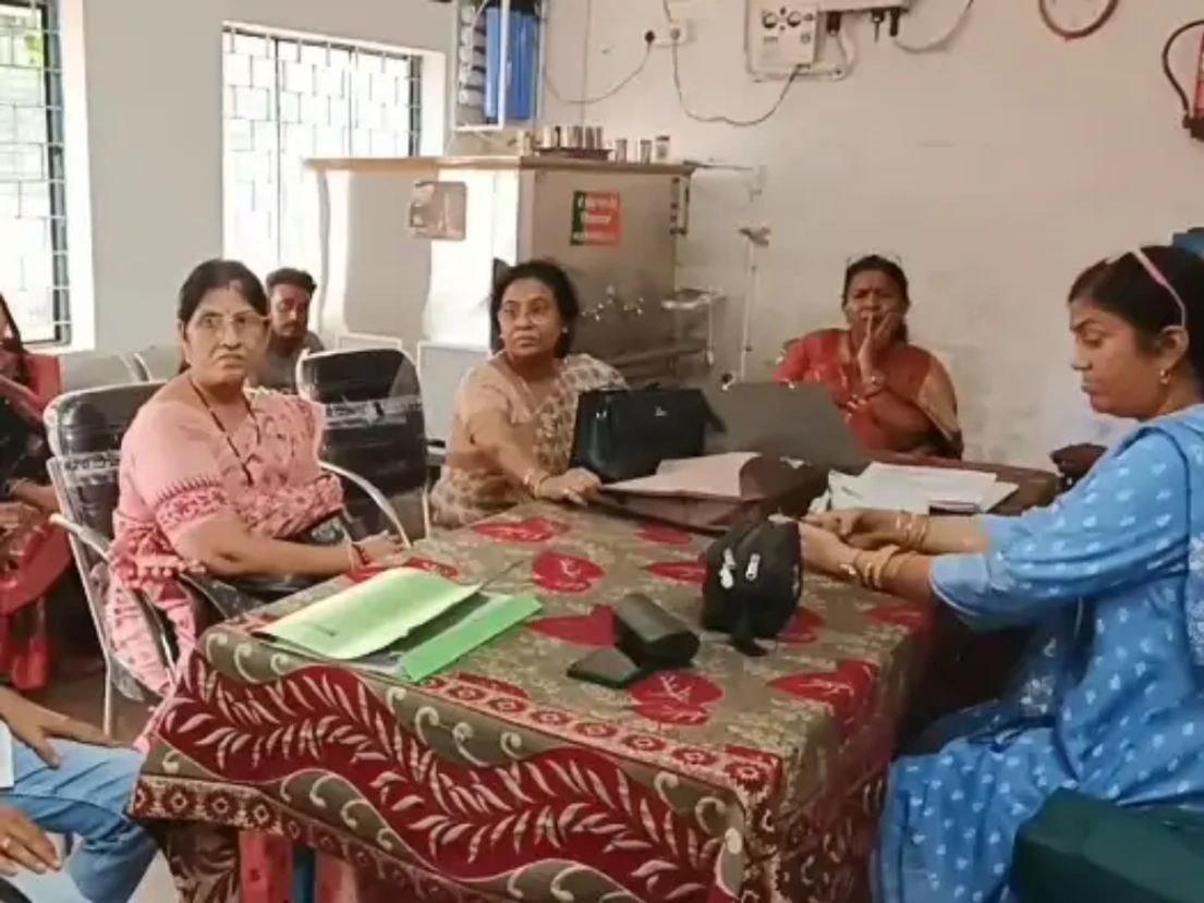 पन्ना: जांच टीम के सामने स्कूल में फिर भिड़ीं शिक्षिकाएं, बुलानी पड़ी पुलिस; पहले भी हुई थी मारपीट