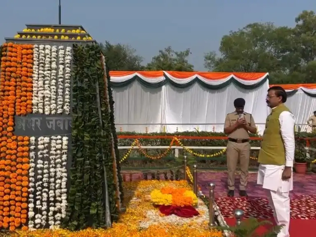 पुलिस स्मृति दिवस पर दमोह में 154 अमर शहीदों को दी गई भावभीनी श्रद्धांजलि, मंत्री-सांसद समेत तमाम गणमान्य लोगों ने किया नमन