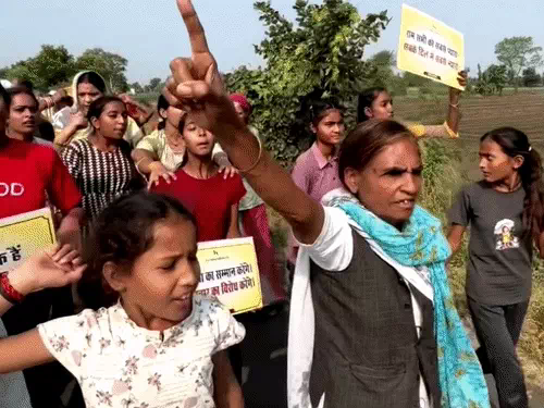 दिग्विजय सिंह की पदयात्रा पर एनएचआरसी का नोटिस: बच्चों से नारे लगवाने की शिकायत पर राष्ट्रीय मानवाधिकार आयोग ने मांगा जवाब