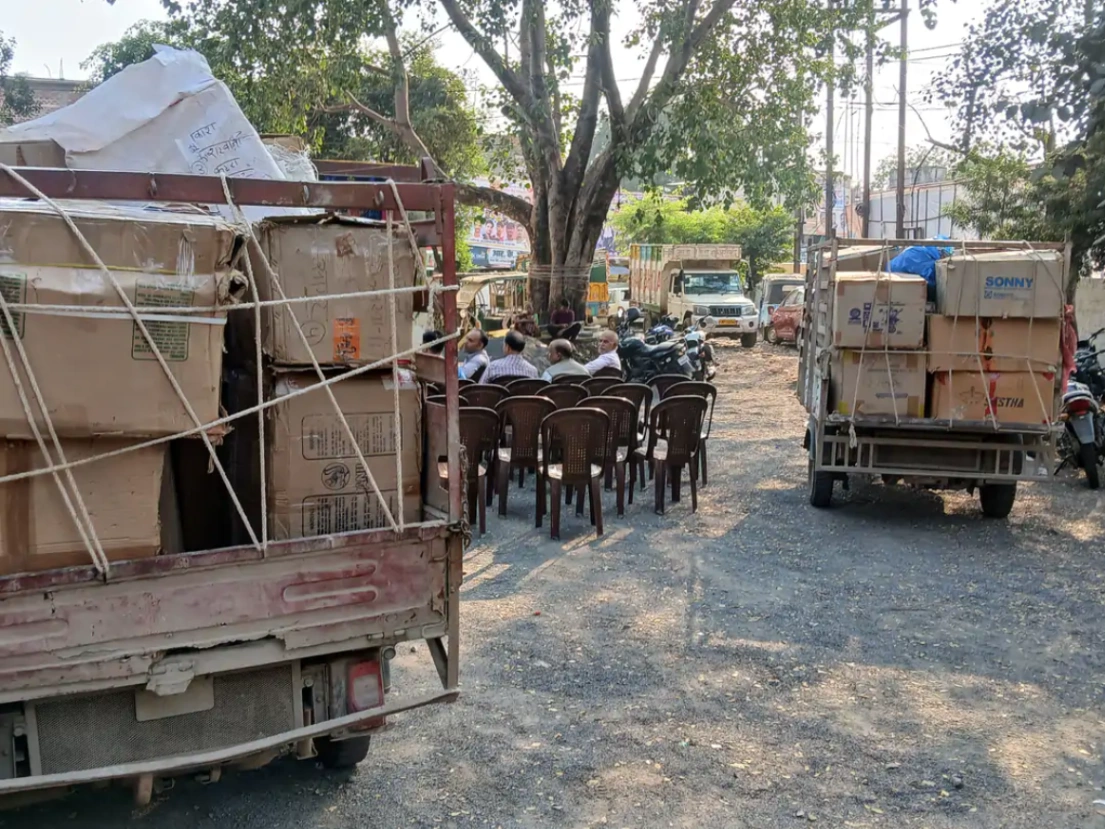 सागर में अवैध पटाखों का बड़ा जखीरा जब्त: धर्मश्री इलाके में मकान के डबल बेड के अंदर छिपा रखे थे 29 कार्टून, कीमत 9 लाख रुपये