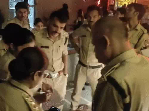 भोपाल में आबकारी विभाग की आधी रात होटल-ढाबों और बस्तियों में ताबड़तोड़ कार्रवाई: टंकियों में मिली 1600 लीटर हाथ भट्टी शराब, एक ही रात में 30 से ज्यादा मामले दर्ज