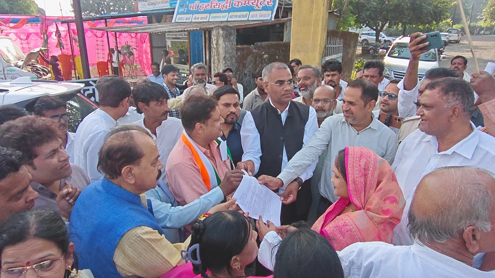केसली को सूखाग्रस्त घोषित करने की मांग को लेकर कांग्रेस का आंदोलन, किसानों ने की भूख हड़ताल
