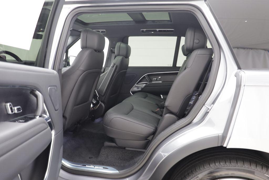 New 2026 Land Rover Range Rover SE