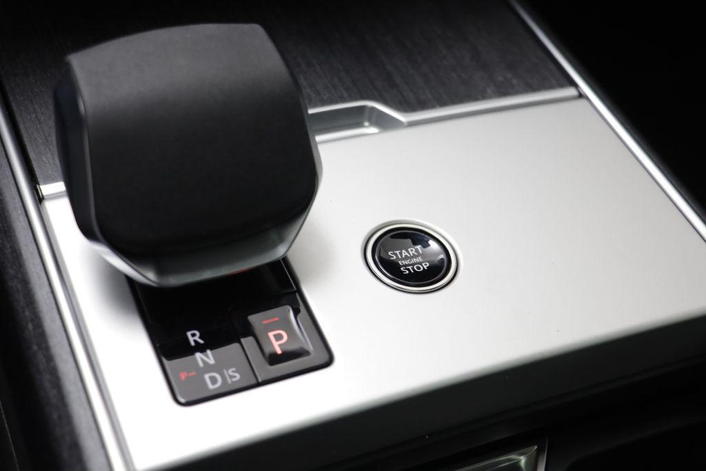 New 2026 Land Rover Range Rover SE