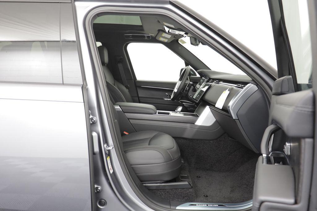 New 2026 Land Rover Range Rover SE