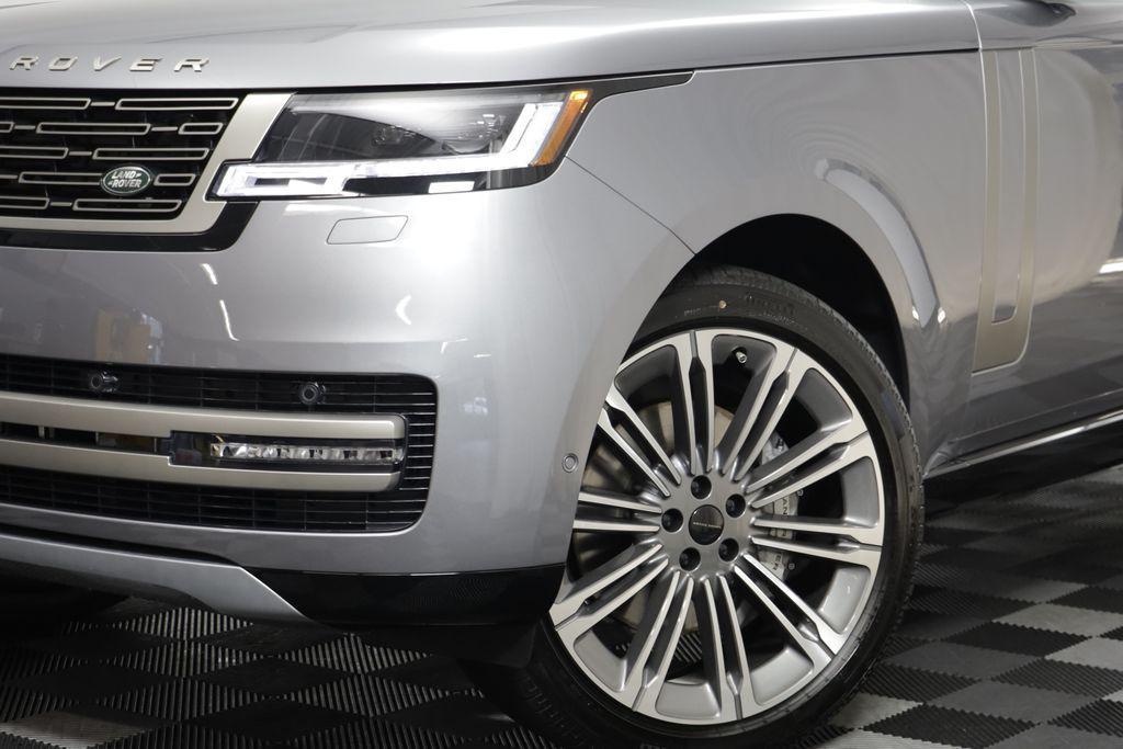 New 2026 Land Rover Range Rover SE