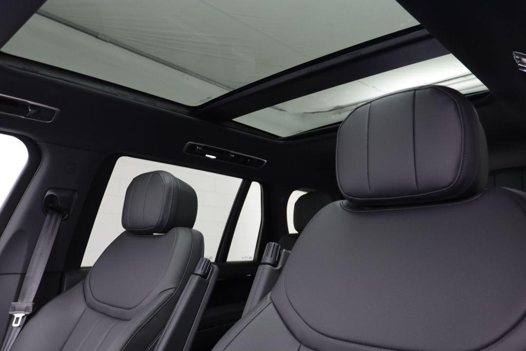 New 2026 Land Rover Range Rover SE