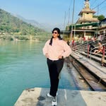 Priyanshi Singhal Acrylic Painter artist profile photo on Kalamanch.art