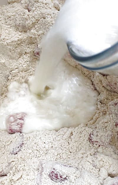 mix milk rosewater into dough v3cbwf