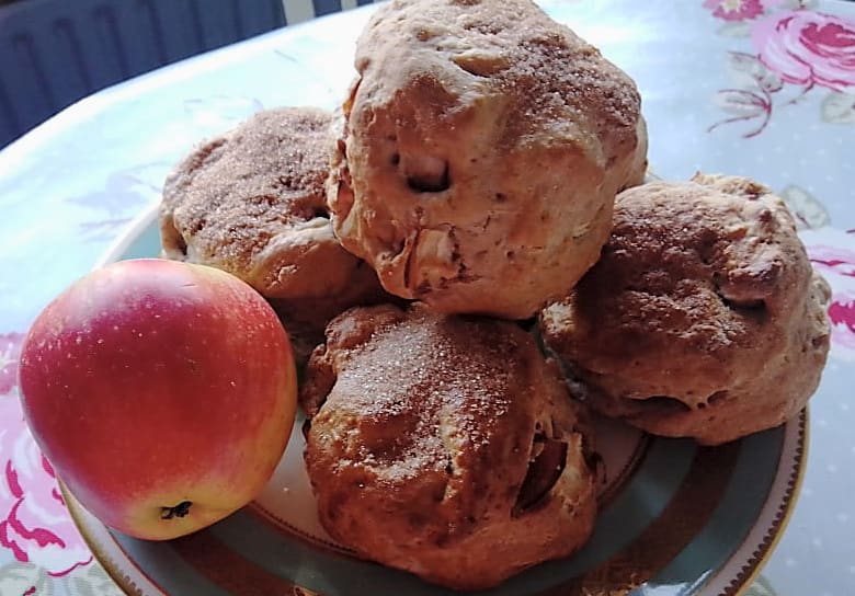 Apple and Cinnamon Scones