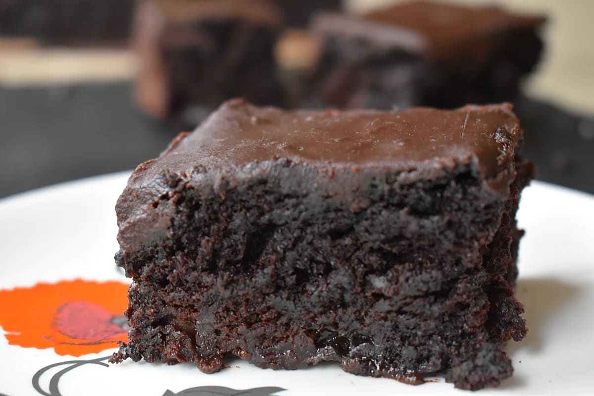 Chocolate Cherry Cake Traybake