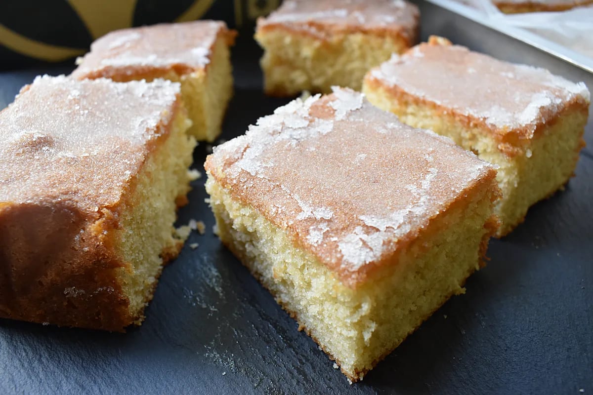 Lemon Drizzle Traybake