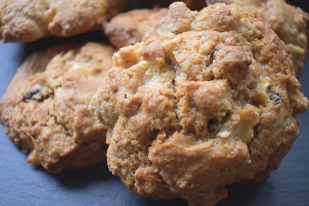 Apple, Sultana and Cinnamon Rock Buns
