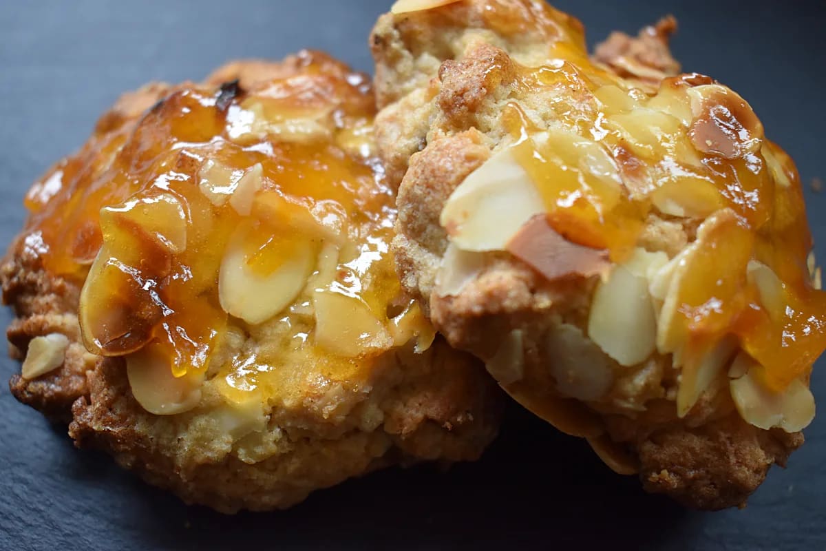 Apricot and Almond Rock Buns