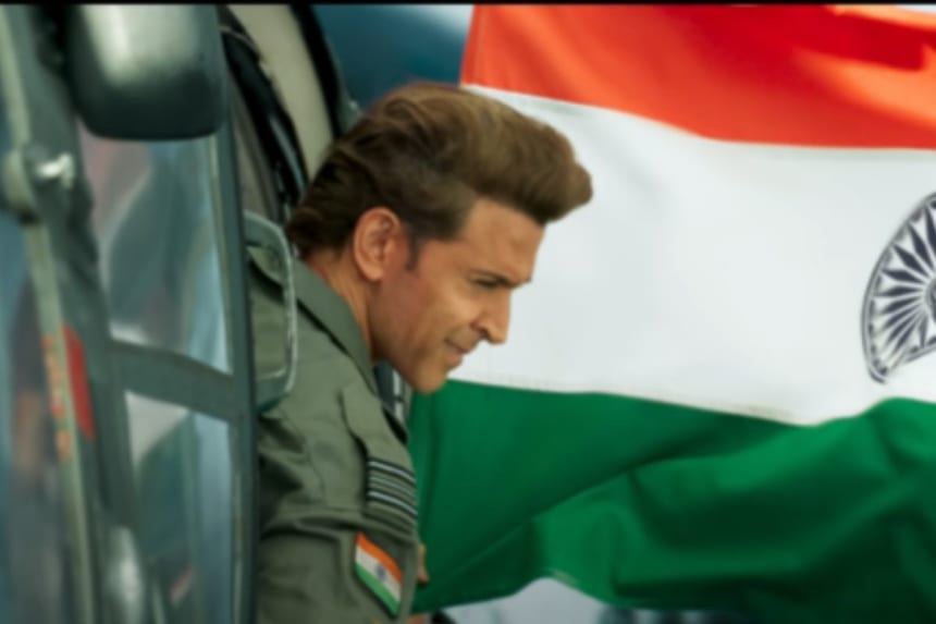 Hrithik Roshan "fighter" movie scen photo