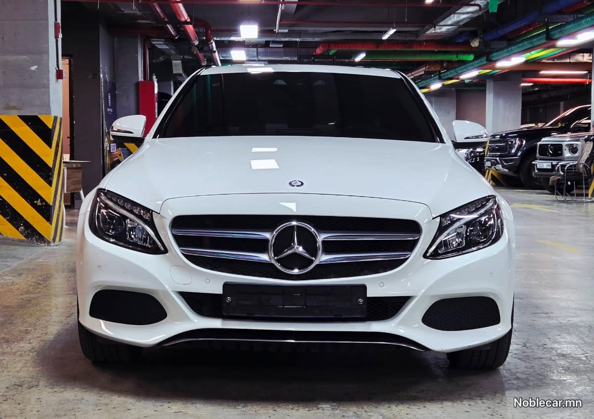 2016 Mercedes-Benz C-Class 2