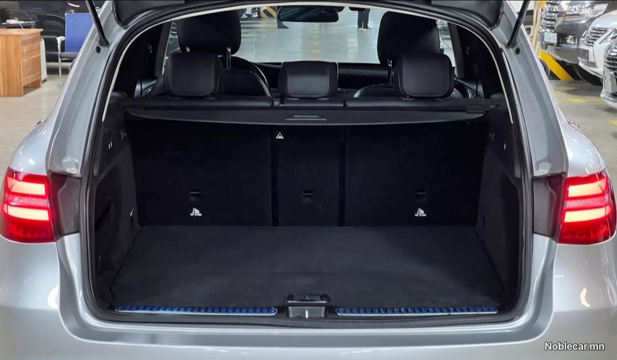2019 Mercedes-Benz GLC 5